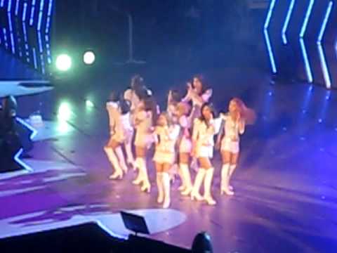 [FANCAM] 111210 GG Tour in SG 2nd night - Mr. Taxi