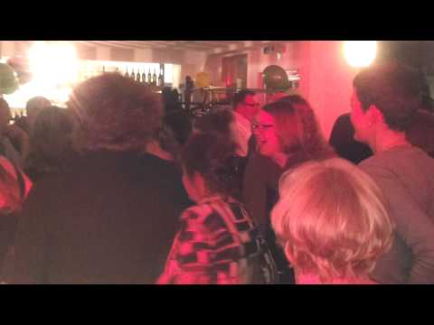 Und alle Tanzen mit.... so macht Party spaß