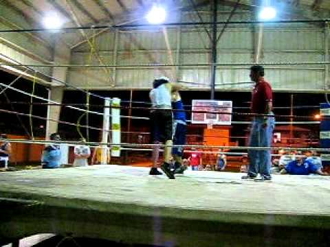 Reinaldo Cintron''Rambo'' vs Raymond-Agudilla''La Charca''.AVI