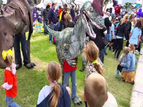 Dinosaur Falls In Love - Rady Children's Hospital Celebration Of Champions - Cancer - Cosplay