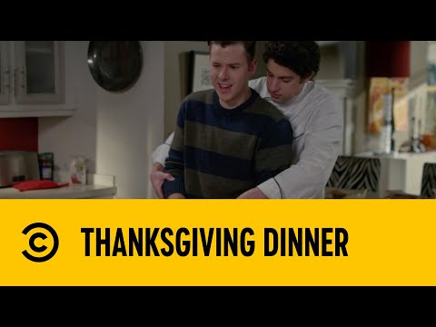 Thanksgiving Dinner | Modern Family | Comedy Central Africa