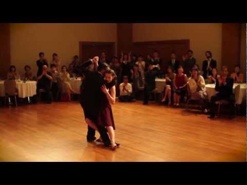  Inés Muzzopappa  and  Fernando Galera  are  dancing  to  the  tango  "  Pensalo Bien  "