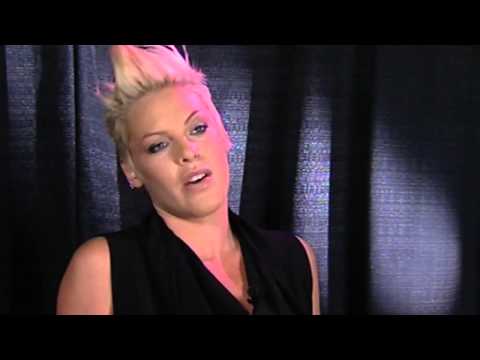 afbeelding Pink: Staying True