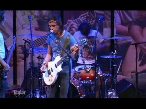 Pierce The Veil - Yeah Boy and Doll Face (Live)