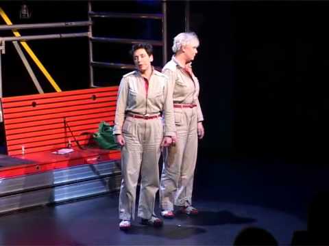 Middelbare Meiden: Moeder