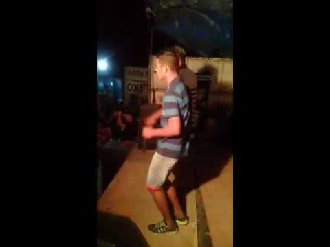 Mc teteu e saka boladão ao vivo na festa do nosso veriador keko do lixo