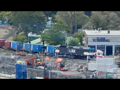 G534 on Linx Trip Train T134 passing Mascot NSW 10-12-2022