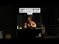 焼肉屋さんでフライパンを曲げ始めるジャスティス岩倉さん
