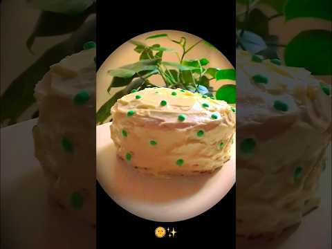 Baking a teeny tiny cake for my friend 🌸🧁  #cake #birthday #birthdaycake #green