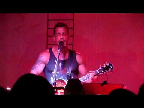 Danny Wood- Faithfully (Journey Cover) Toronto May 29.2016