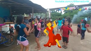 Y...esto se puso buenísimo continua el bailongo. El señor de los tamales necesita ayuda. Parte 15/15