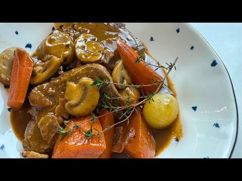 WEEKNIGHT Beef Bourguignon - perfect for DATE NIGHT in! #datenight #easycooking #inagarten