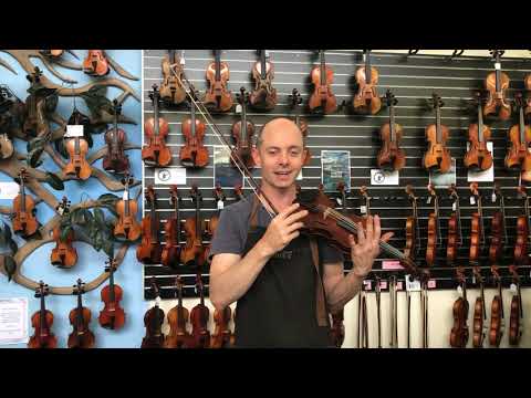 Violin comparison for Winnie.  1/4 gliga i vs 1/4 gliga vasile professional