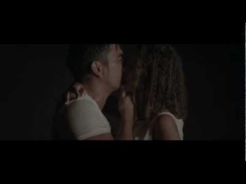 ALBERTO INDIO - "O LADO ERRADO" (adapt. Chasing Pavements) -