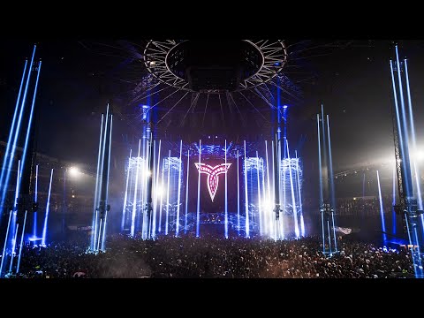Grum plays 'Pryda - Elements' (Live at Transmission Prague 2018) [4K]