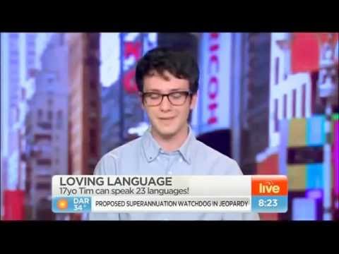 Speaks 23 languages and persian is his favourite - Habla 23 idiomas y su favorito es el persa