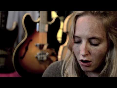 Lissie- When I'm Alone (Wood & Wires)