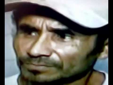 Ronda Geral Homem coloca  (Garrafa no coletor seletivo)