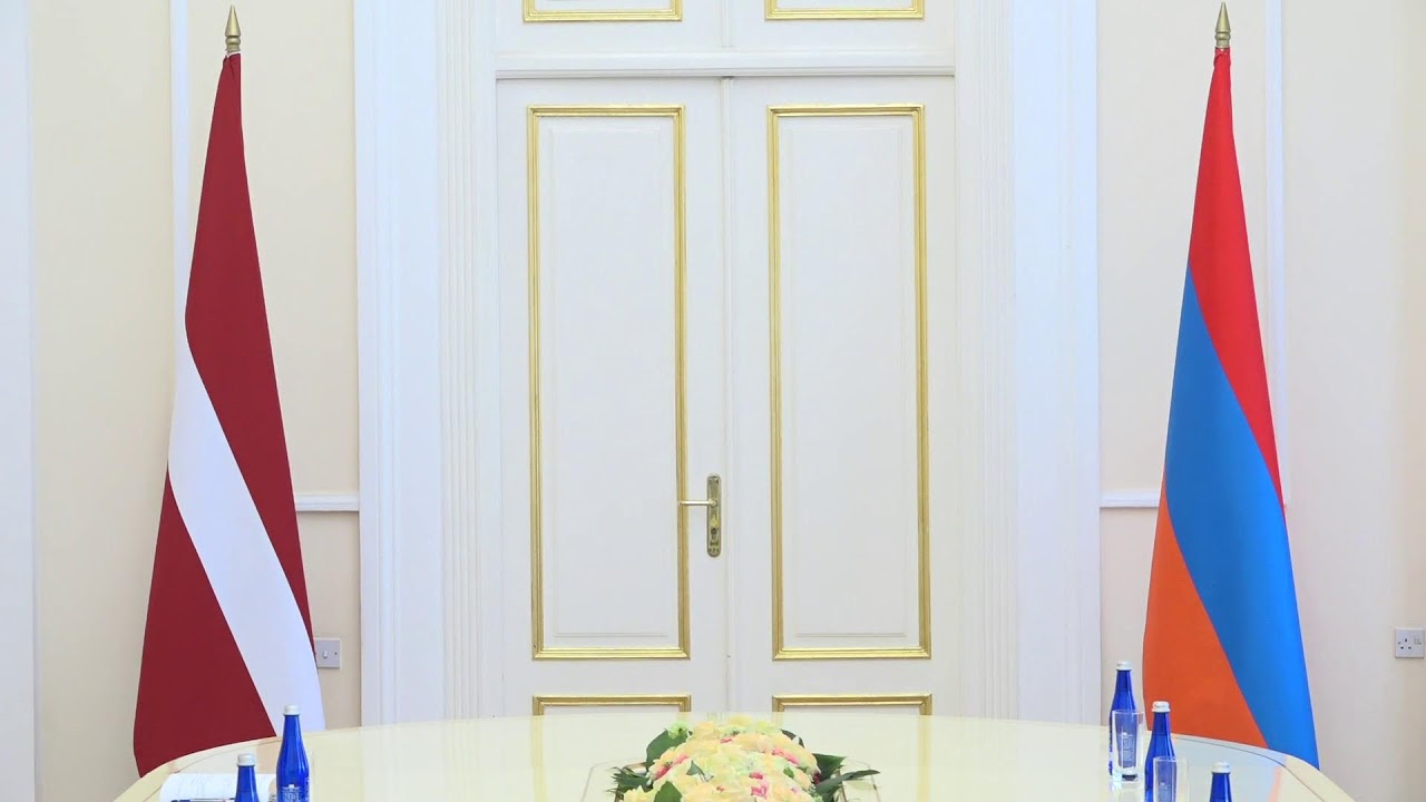 Latvia president in Armenia, official welcoming ceremony underway
