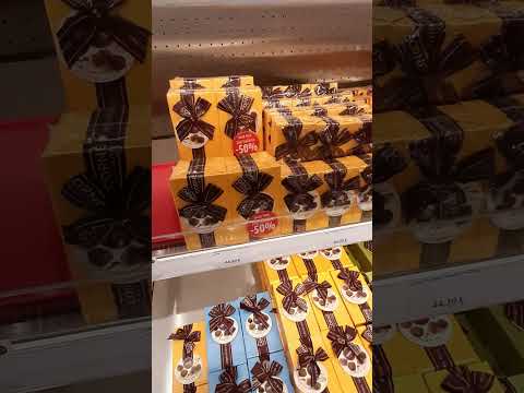YUMMY BELGIAN CHOCOLATES 🍫 😋 #shorts #belgianchocolates #chocolates #godiva #neuhaus