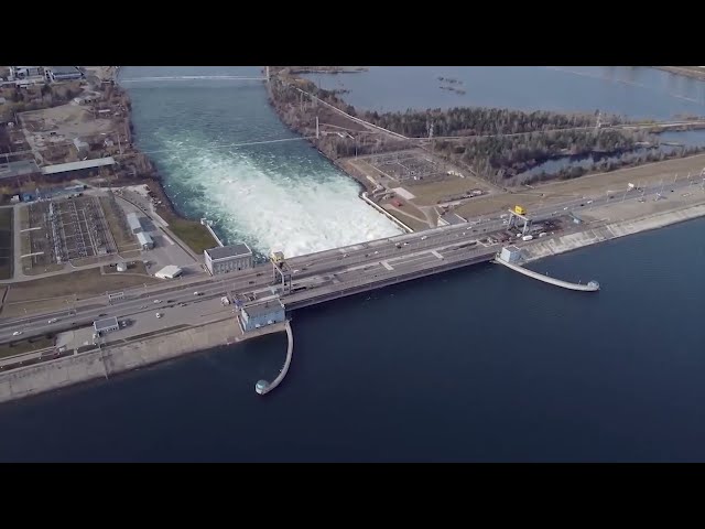 Сбросы воды на Иркутской ГЭС увеличили из-за подъема Байкала
