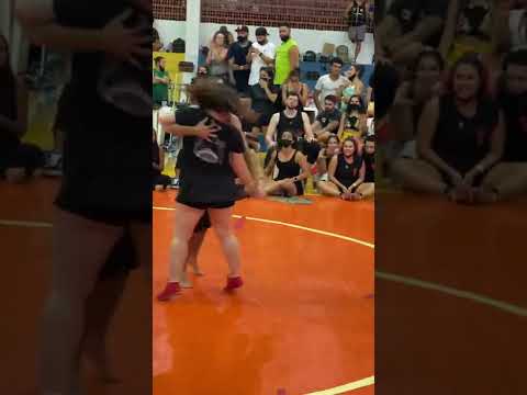 Arrastapé no exame da vermelha do pé descalço