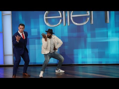 ジョン・セナがジョン・セナ・ダンス・チャレンジをする (John Cena Does the John Cena Dance Challenge)