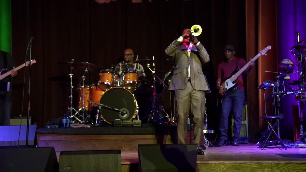 Willie Bradley- Grazzing In The Grass