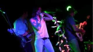 Conchita. La guapa de la fiesta y la chica cursi de la radio