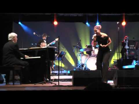 Kaye Ree live with SWR Big Band in Mönchengladbach.mp4