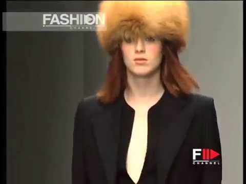 "Prada" Autumn Winter 2001 2002 Milano 2 of 5 pret a porter by FashionChannel.mov