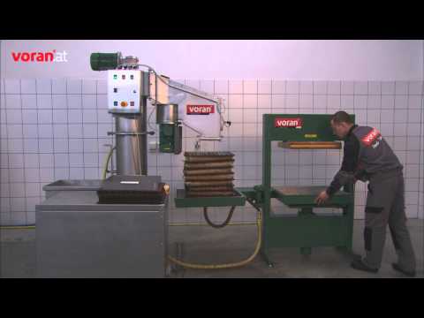 voran Prensa de pila 100P2 bandeja girable con equipos de lavado y molienda.