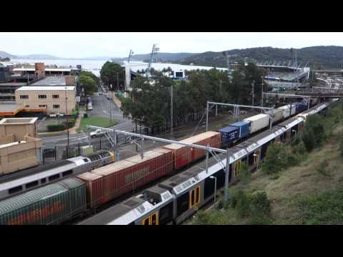 9306 and 9317 lead 7BM4 through Gosford - 2/3/14