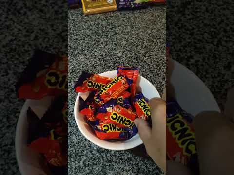 Satisfying Cadbury Picnic Chocolate #shorts #asmr #asmrsounds #yummy #youtubeshorts