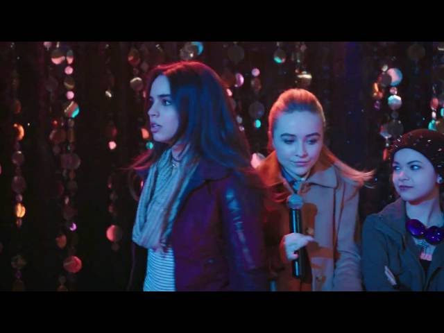 Vídeo relacionado con Aventuras en la gran ciudad (Adventures in Babysitting) (DVD)