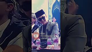 Download lagu Masya Allah tabarak Allah gantengnya Gus Azmi memakai kacamata hitam 😎#askandarmuda #azmi mp3