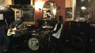 Monophonics - "Bartender And The Thief" live @ The Cross Keys, Neath
