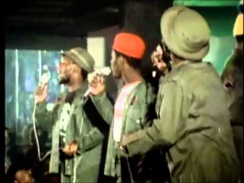 Mighty Diamonds - right time (live) @ Epiphany club, Kingston 1977