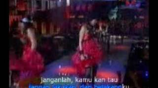 Download lagu Dewi2 ft Mulan Jemela - Jangan tusuk dr belakang mp3 Download lagu Dewi2 ft Mulan Jemela - Jangan tusuk dr belakang mp3