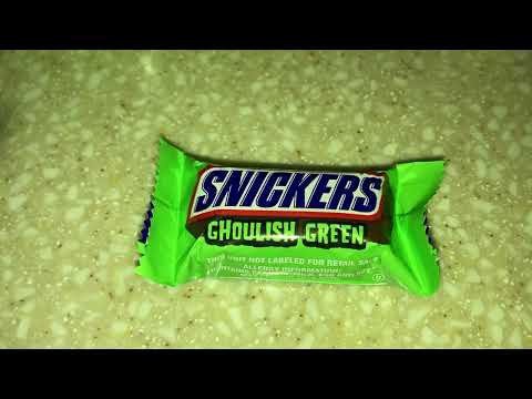 Snickers Candy Bar Ghoulish Green | Vlogtober Day 25