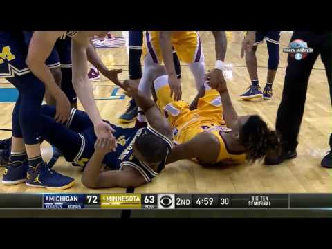 Derrick Walton Jr's Pull Three-Pointer vs. Minnesota