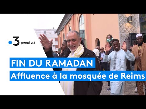 Reims : affluence à la Grande mosquée pour la fin du Ramadan