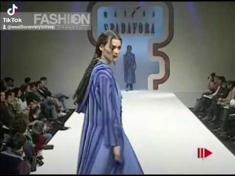 Tyra Banks On The Runway - Marina Spadafora Spring/Summer 1993