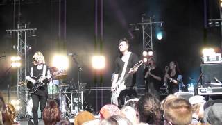 Magenta Skycode @ Night falls on the rifle (Live @ Ruisrock 10.7.11)