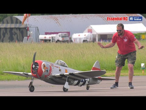 HUGE 1/4TH SCALE RC REPUBLIC P-47 THUNDERBOLT | WORLD WAR II FIGHTER AIRCRAFT