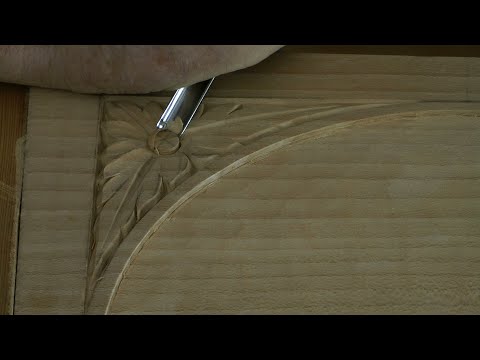 How to Carve an Ornamental Leaf Mirror - 4  Carving the Leaves