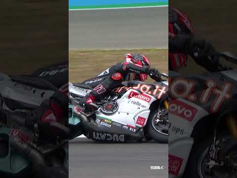 Bulega and Lecuona's special livery in the final race of the season 🩶 | 2026 #SpanishWorldSBK 🇪🇸