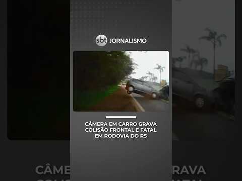 Câmera em carro flagra batida violenta entre dois veículos em rodovia do RS | #SBTNotícias