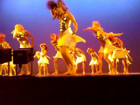 Danzo danst Fiesta in schouwburg te Tiel op Demogyjada 13-06-09