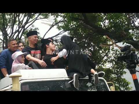 Momen Kedatangan AHMAD DHANI di Kediamannya, DISAMBUT TANGIS SAFEEA AHMAD